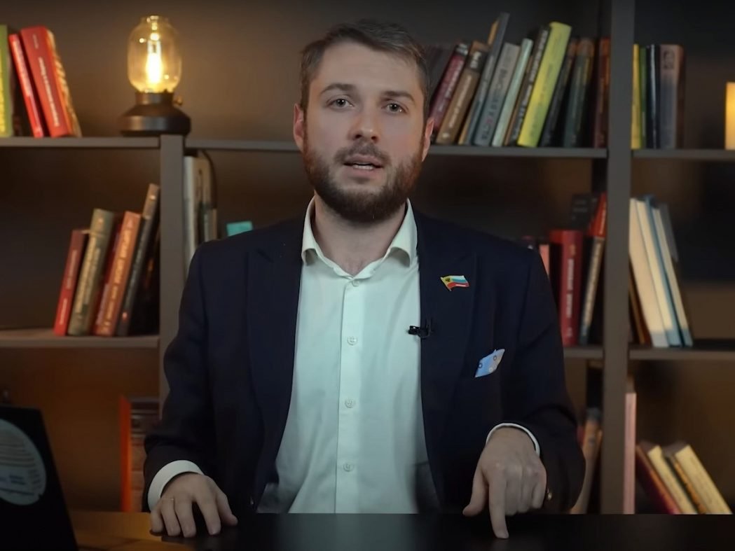 Роман Юнеман