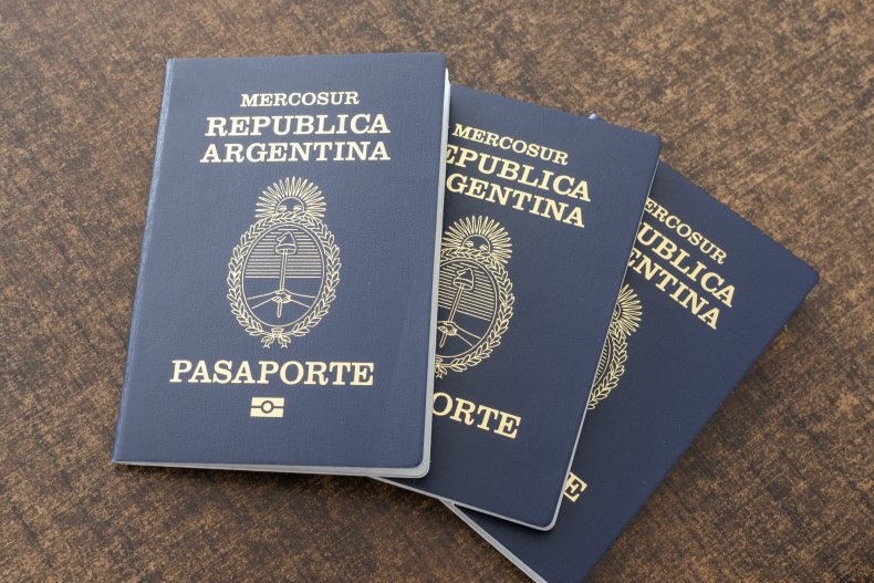 Аргентина разрабатывает программу «золотых паспортов» для погашения долгов  — Financial Times - ЭХО
